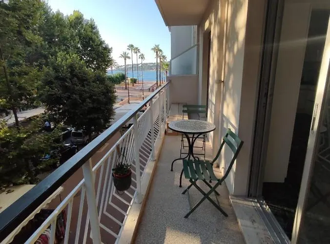 Brand New 2-bedroom In With Ac And Sea View Antibes