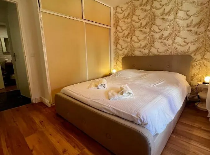 Hébergement de vacances Brand New 2-bedroom In With Ac And Sea View *