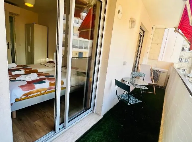 Brand New 2-bedroom In With Ac And Sea View Hébergement de vacances *