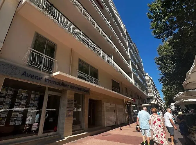 Hébergement de vacances Brand New 2-bedroom In With Ac And Sea View Antibes