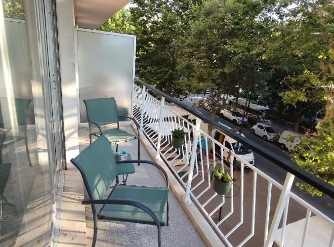Hébergement de vacances Brand New 2-bedroom In With Ac And Sea View