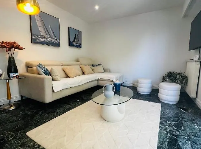 Hébergement de vacances Brand New 2-bedroom In With Ac And Sea View Antibes